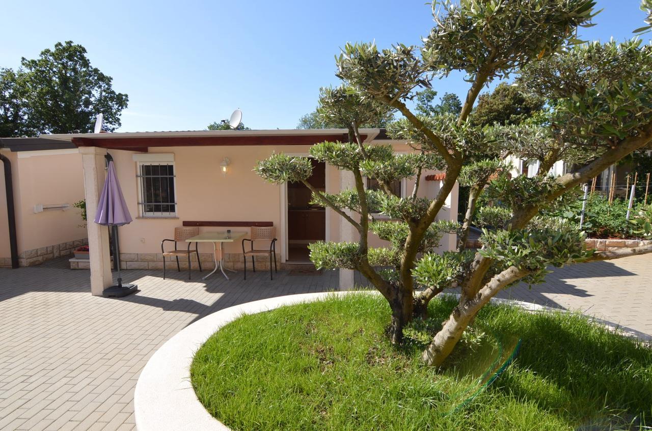 Apartmani Dekovic Materada Porec Exterior photo