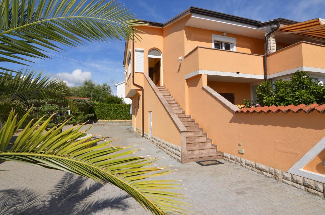 Apartmani Dekovic Materada Porec Exterior photo