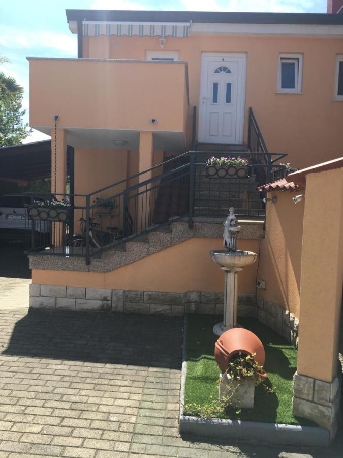 Apartmani Dekovic Materada Porec Exterior photo